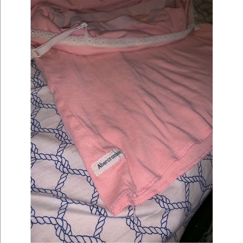 🌺 .•SALE•. Abercrombie pink Lacey tank